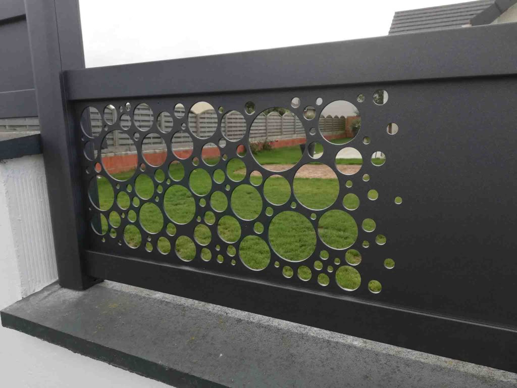 Clôture alu design motifs bulles