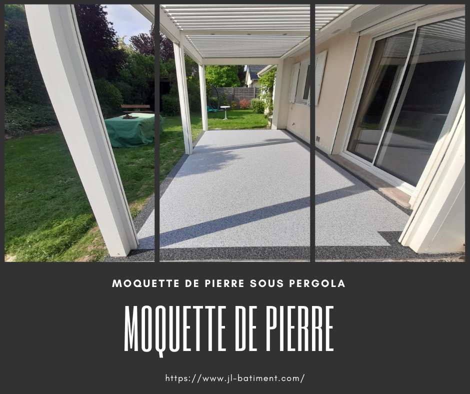 Terrasse moquette de pierre avec pergola bioclimatique