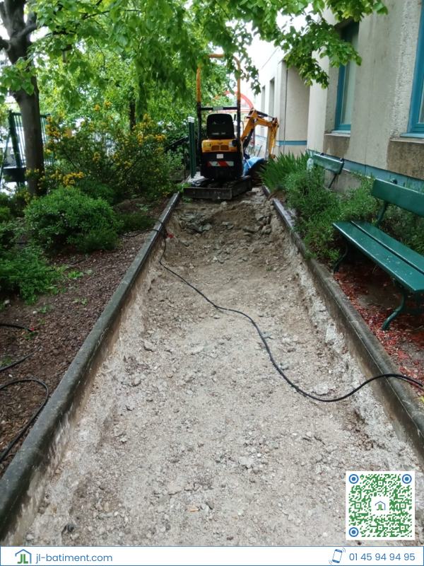 Application d'un revêtement de sol drainant Résinéo