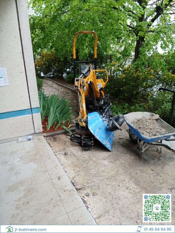 Application d'un revêtement de sol drainant Résinéo